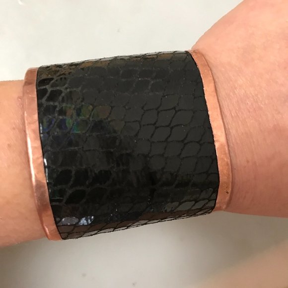Genuine Leather Mermaid Scales Black Pure Copper Cuff Bracelet Handmade Custom - Picture 6 of 6